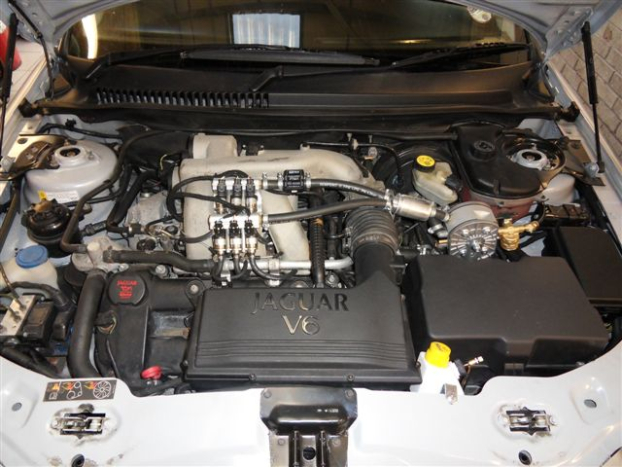 Jaguar V6